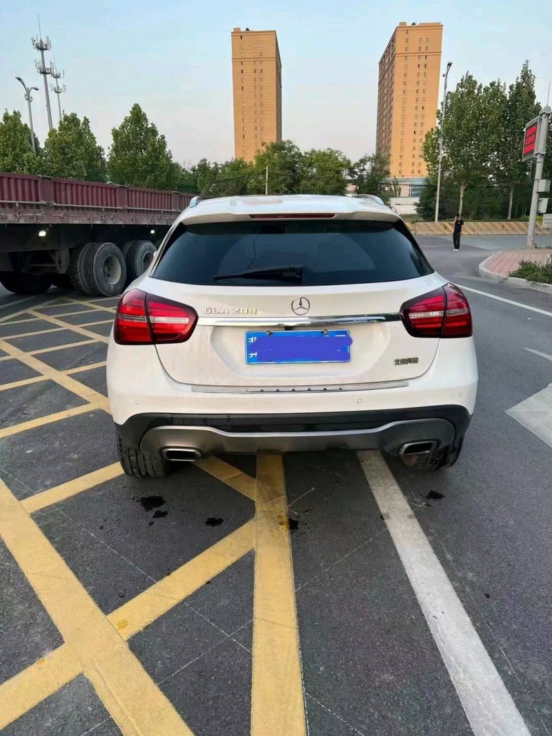 烟台17年奔驰GLC4