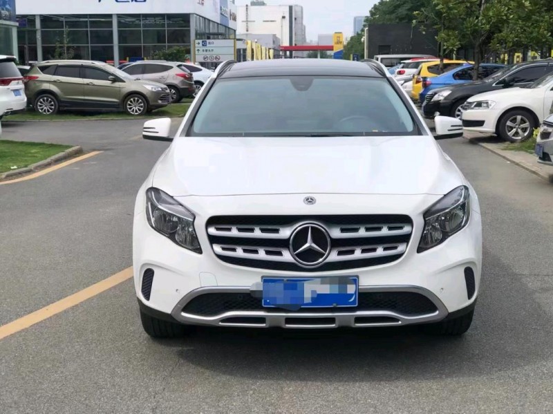 烟台17年奔驰GLA1