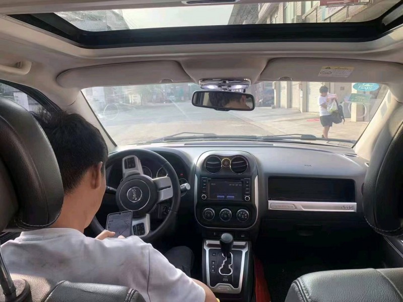 綿陽15年Jeep指南者6
