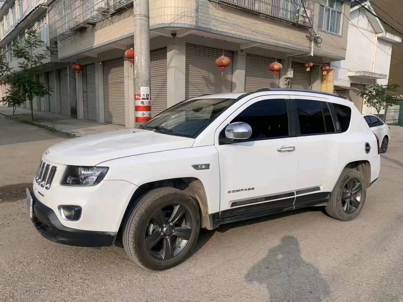 綿陽15年Jeep指南者8