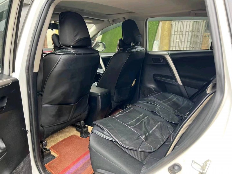 曲靖15年豐田RAV45
