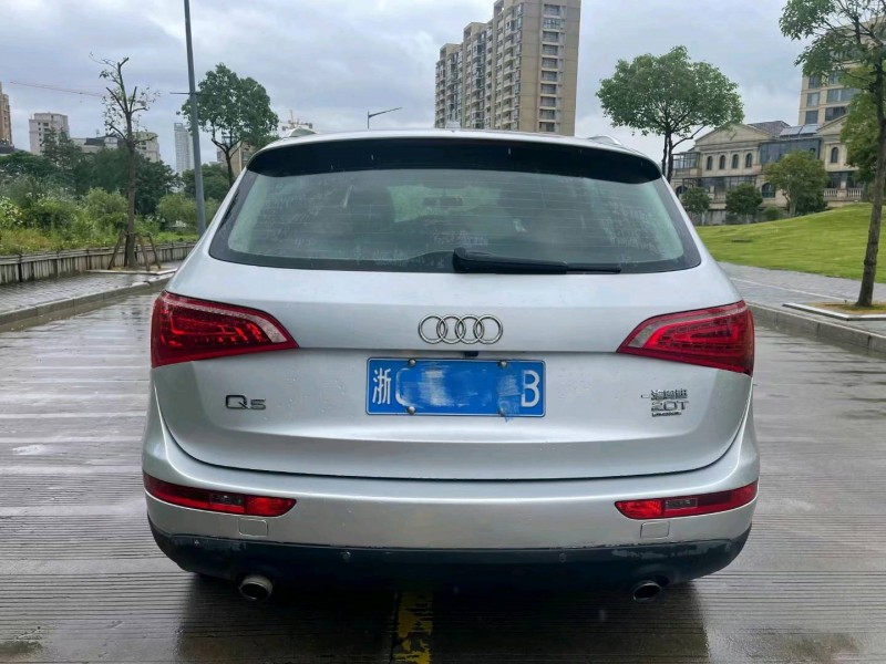 绍兴11年奥迪Q56