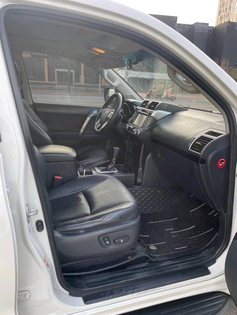 徐州17年丰田普拉多6