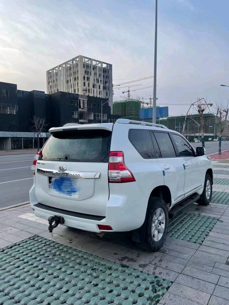 徐州17年丰田普拉多8