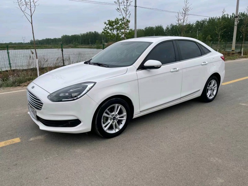 徐州19年福特福睿斯3