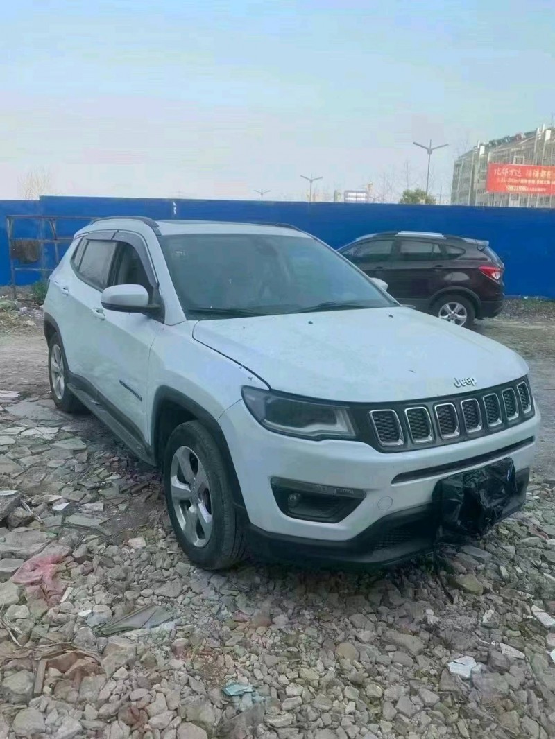 南通17年Jeep指南者2