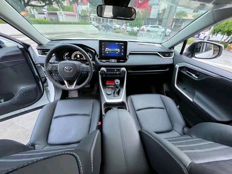 湖州22年豐田RAV4榮放7