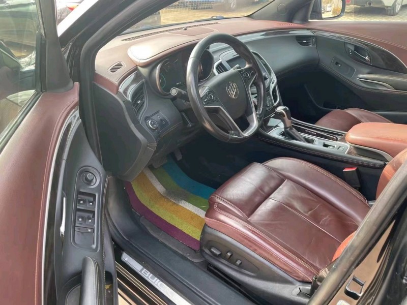 青岛15年别克君越3