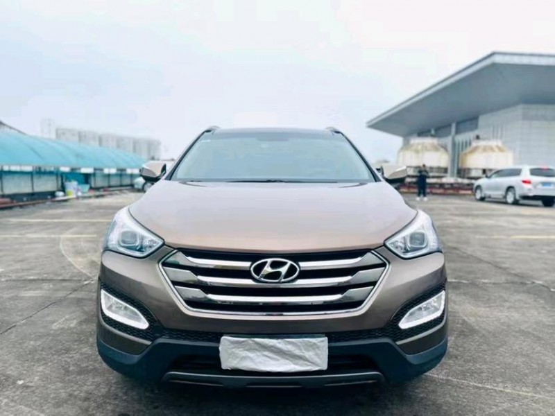 东莞15年现代全新胜达1