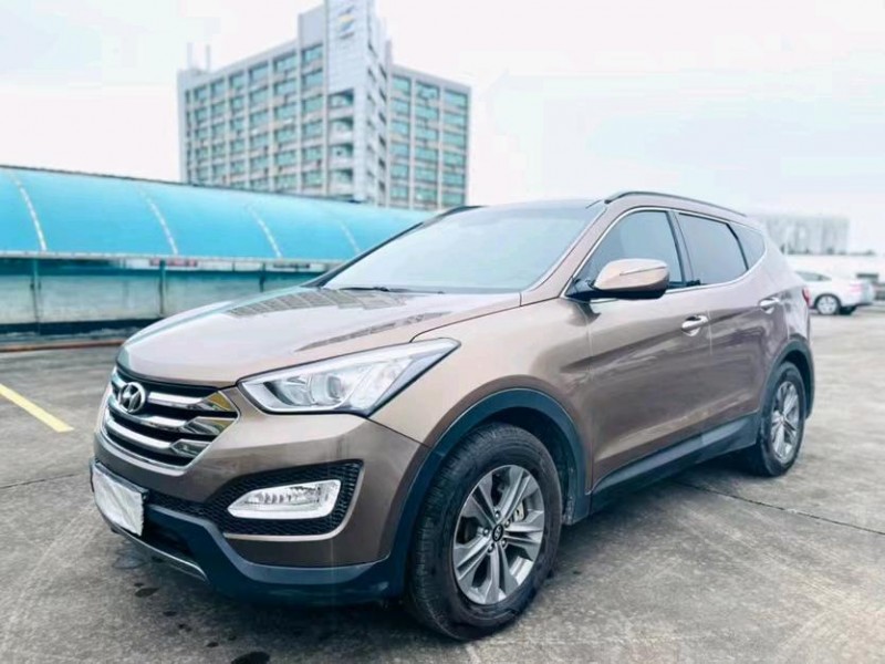 东莞15年现代全新胜达3