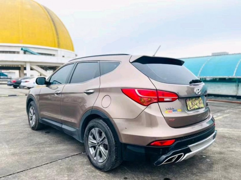 东莞15年现代全新胜达7