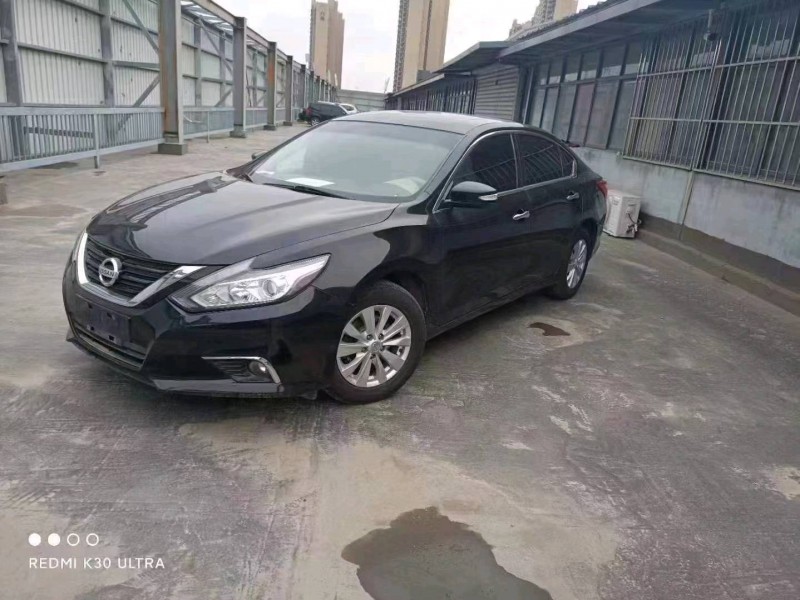 安陽17年日產天籟3