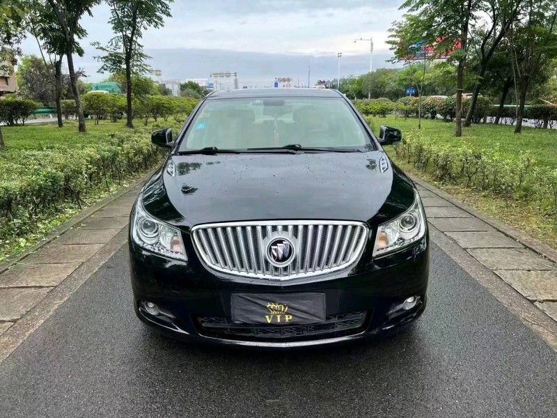 紹興13年別克君越1