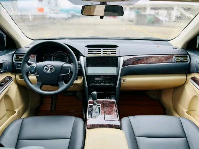 东莞17年丰田凯美瑞5