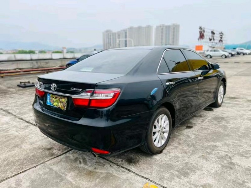 东莞17年丰田凯美瑞8