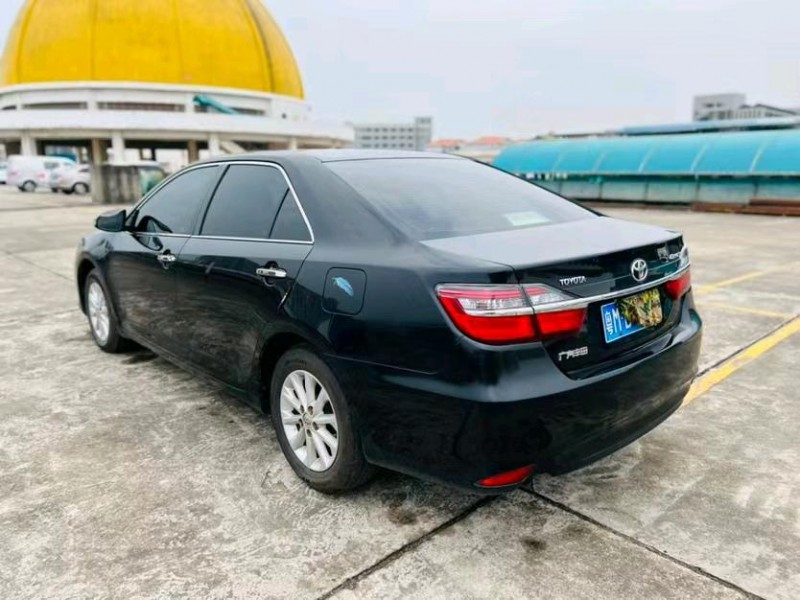 东莞17年丰田凯美瑞7