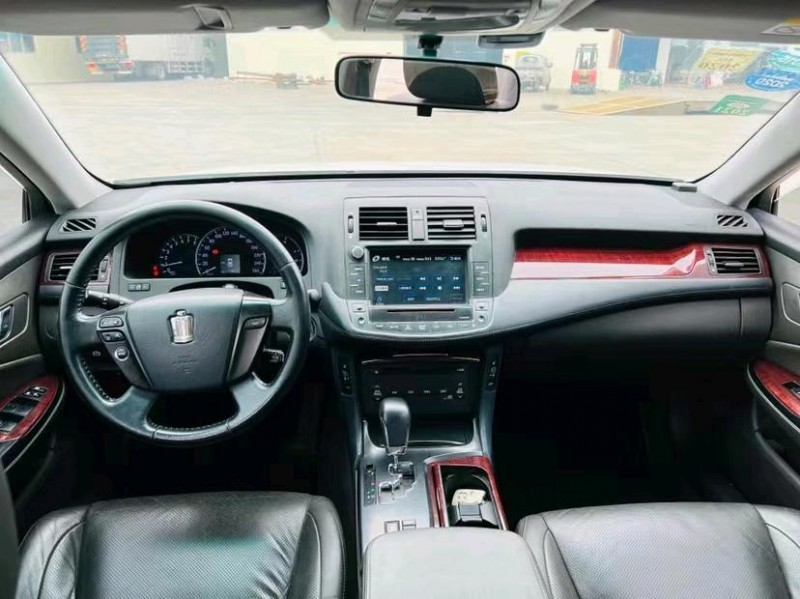 东莞12年丰田皇冠4