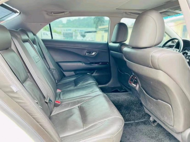 东莞12年丰田皇冠6