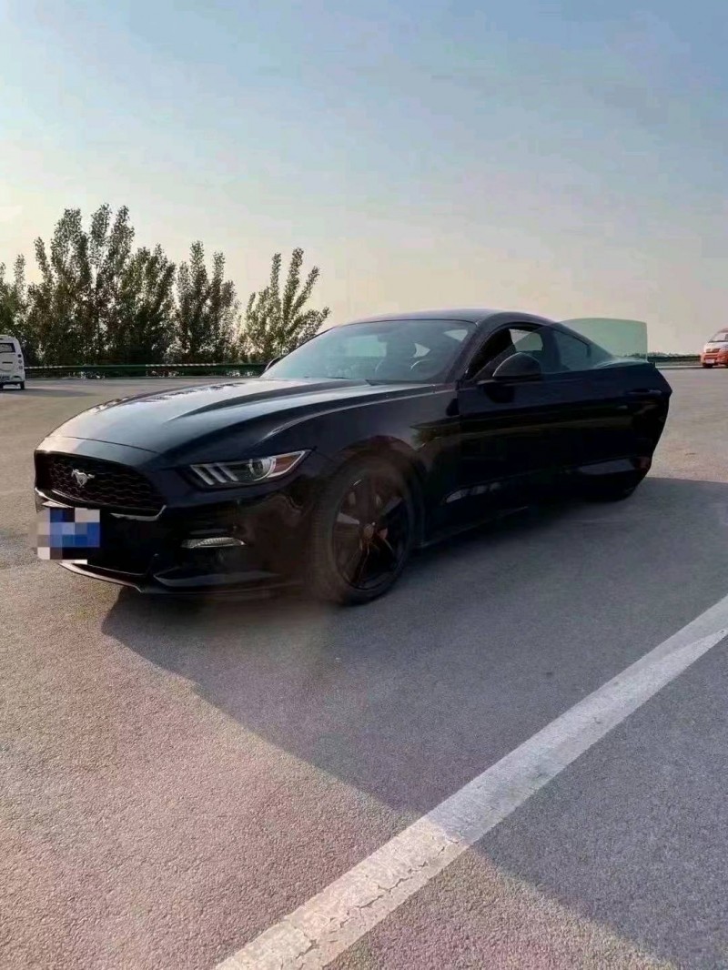 烟台16年福特野马1