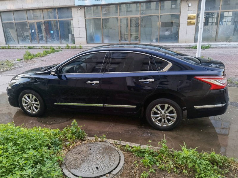 唐山14年日產天籟3