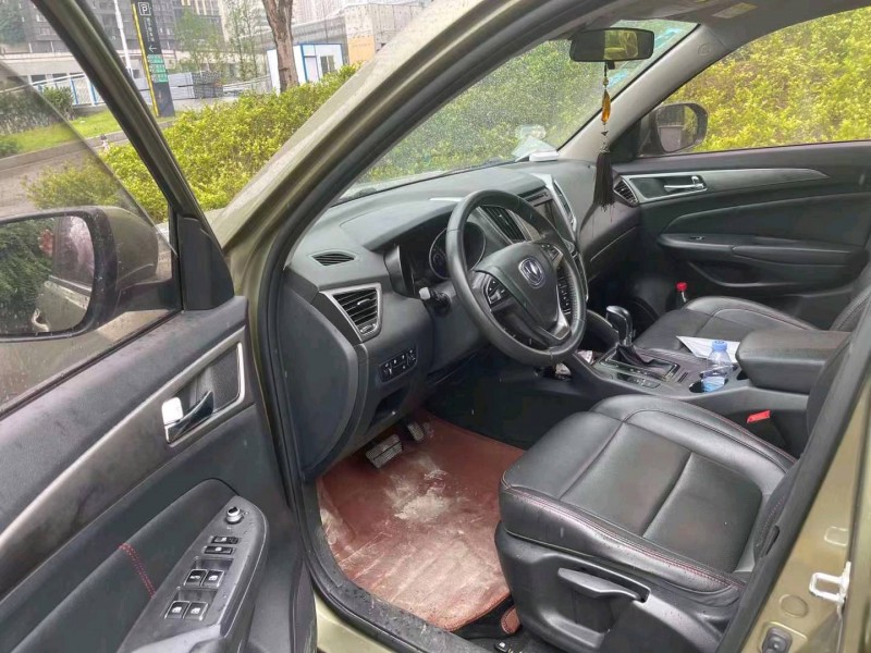 重慶16年長安汽車CS752