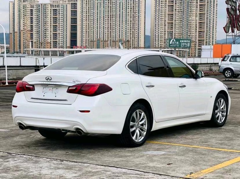 東莞18年英菲尼迪Q707