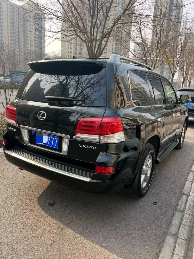 唐山12年雷克薩斯LX3