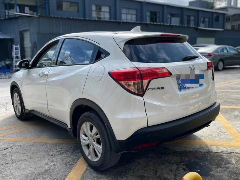 东莞15年本田缤智8