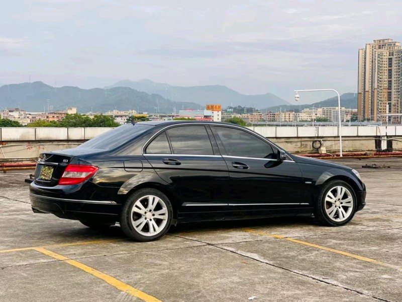 东莞11年奔驰C8