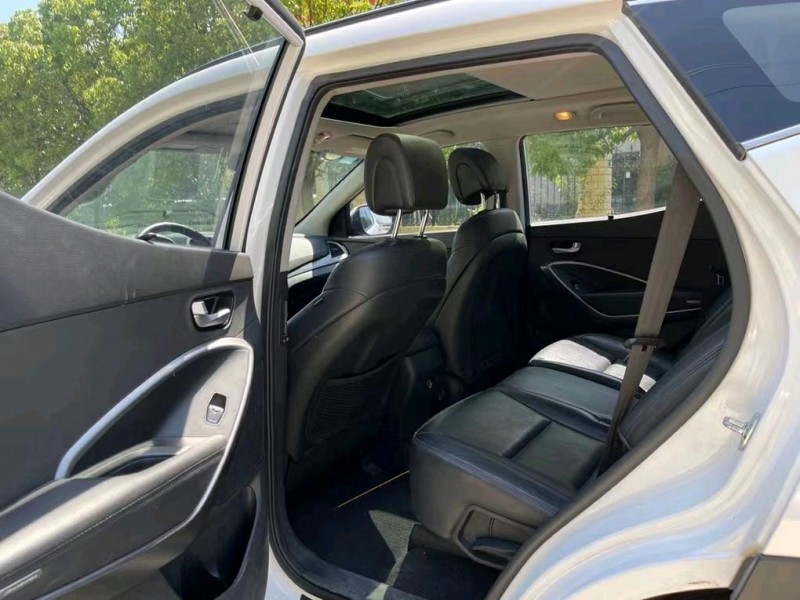 盐城16年现代全新胜达5