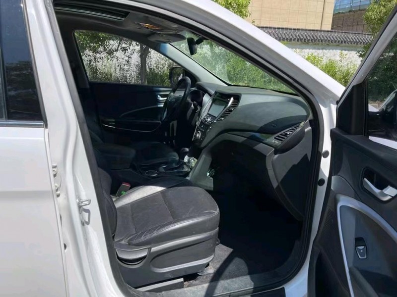 盐城16年现代全新胜达6