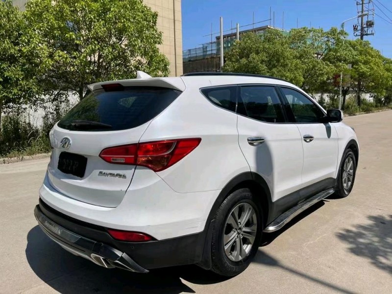 盐城16年现代全新胜达8