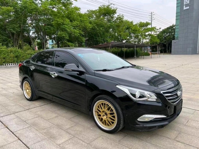 盐城16年现代名图8