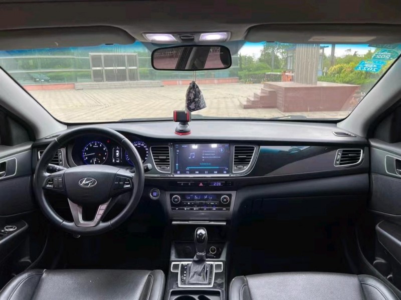 盐城16年现代名图3