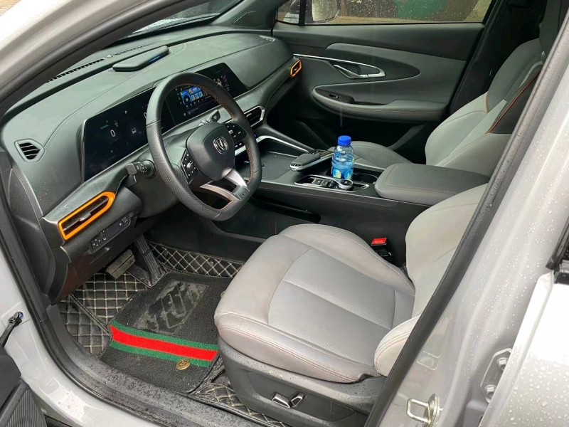 沈陽21年長安汽車UNI-T3