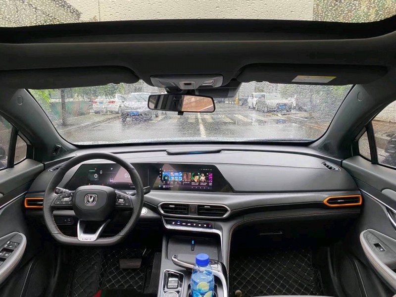 沈陽21年長安汽車UNI-T5