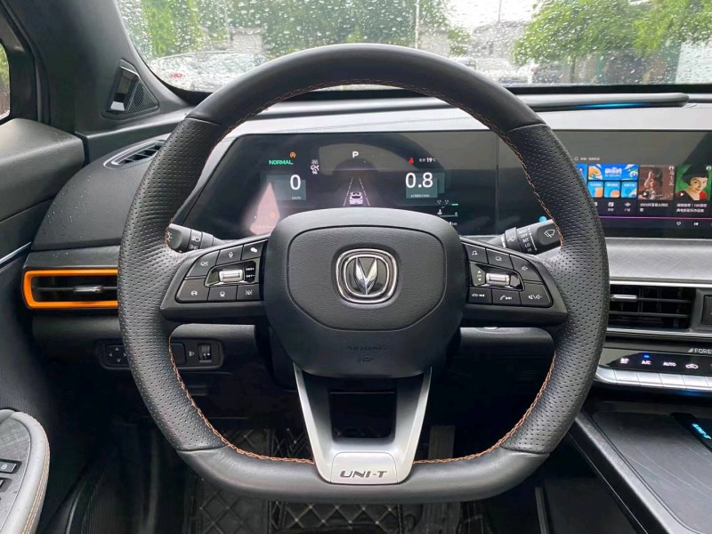 沈陽21年長安汽車UNI-T6