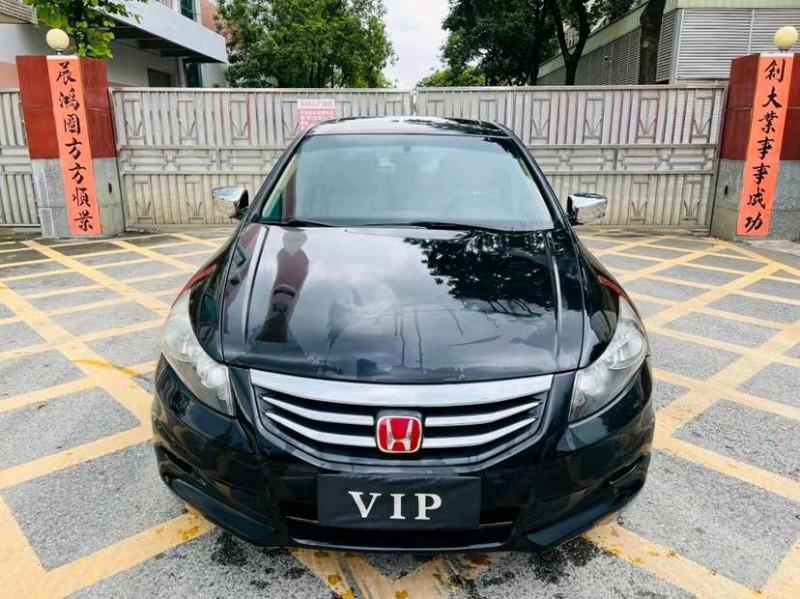 东莞11年本田雅阁8