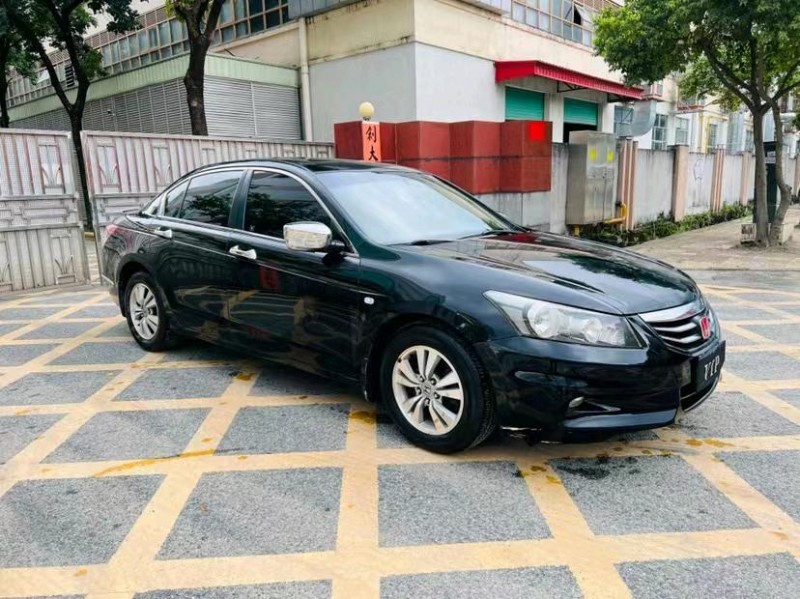 东莞11年本田雅阁7