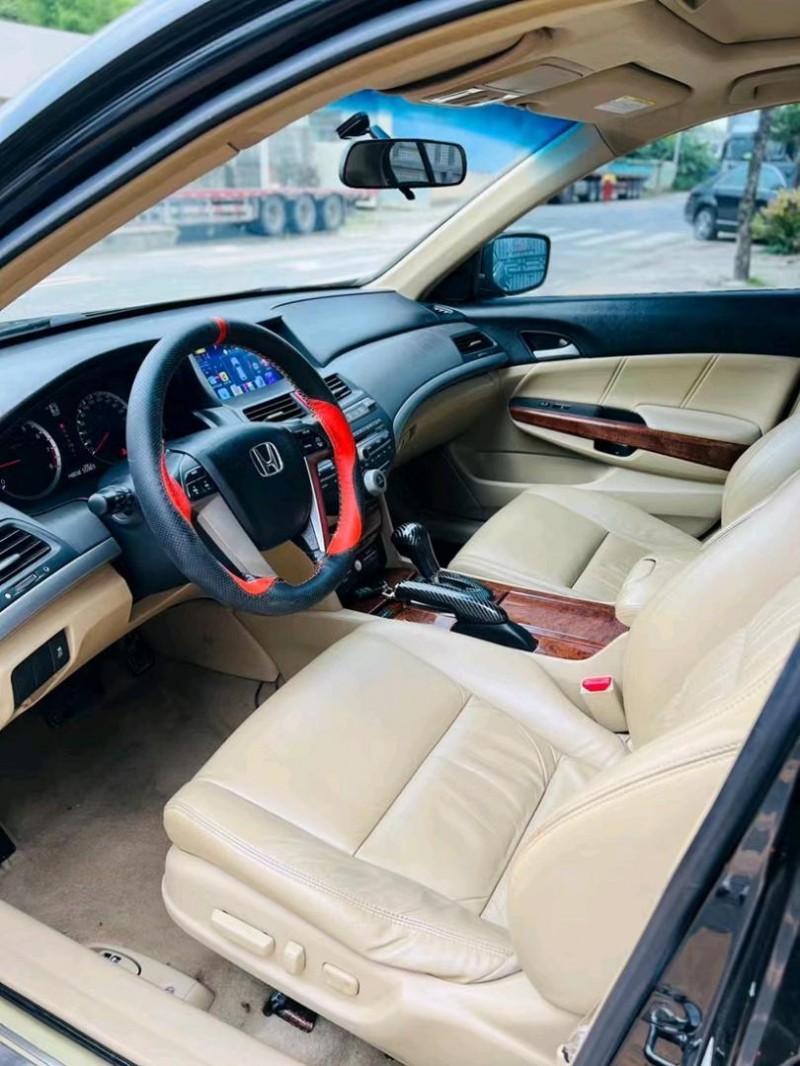 东莞11年本田雅阁4