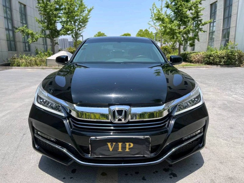 盐城17年本田雅阁1