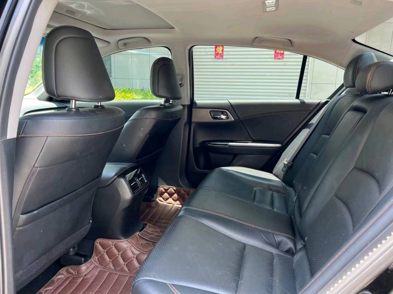 盐城17年本田雅阁5