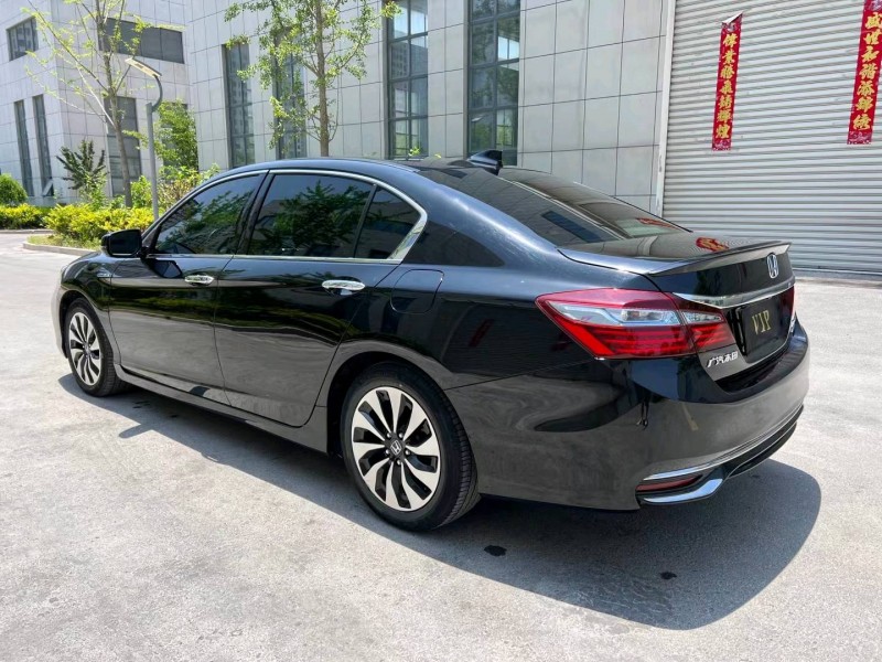 盐城17年本田雅阁8