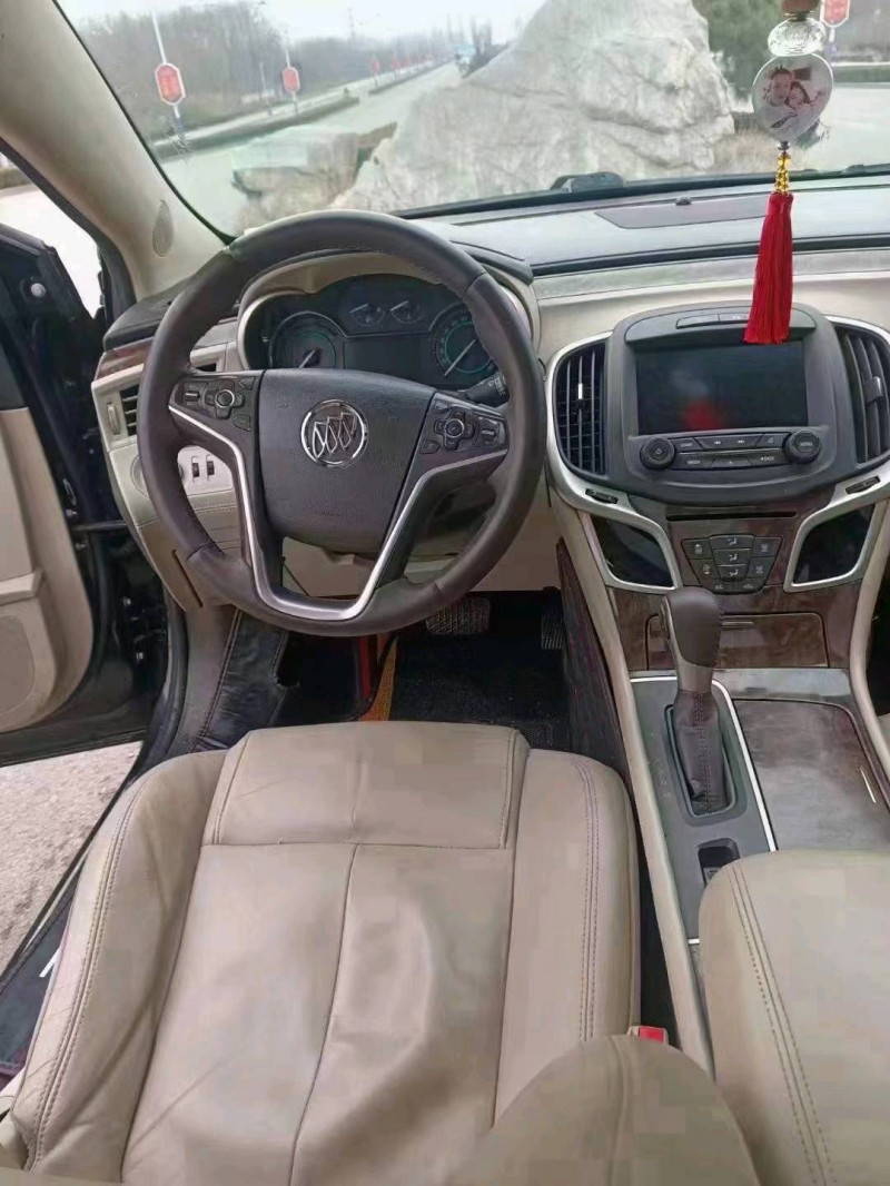 潍坊15年别克君越6