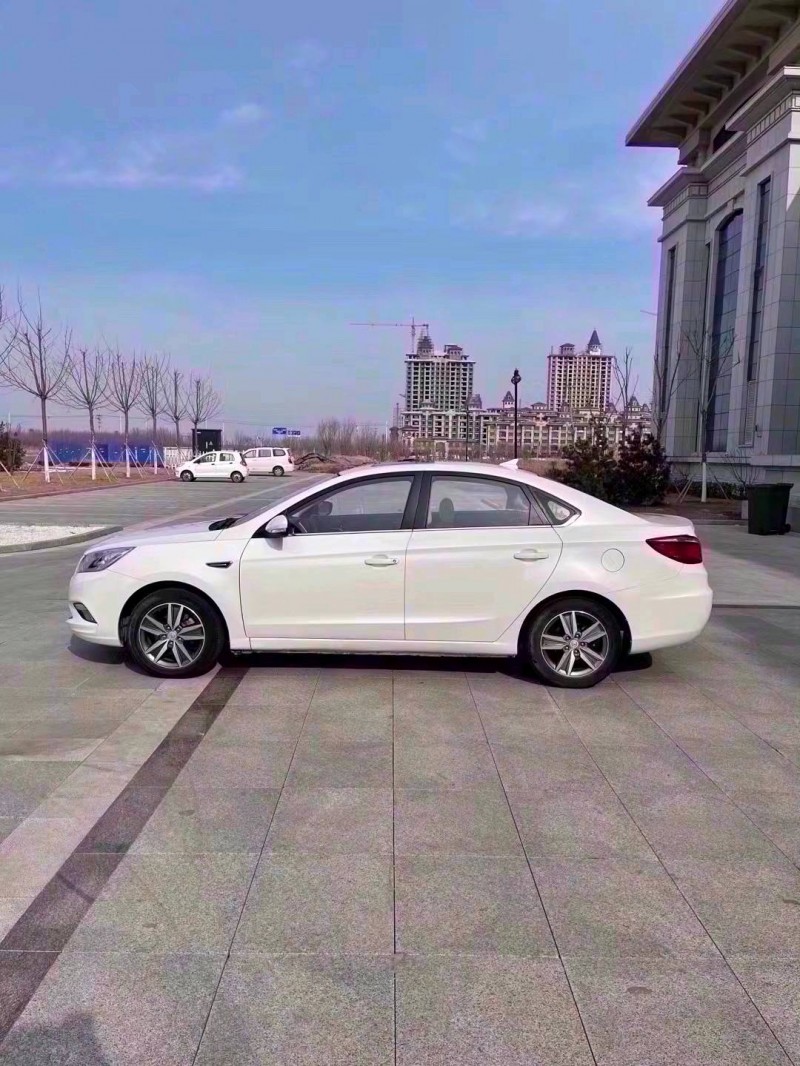 滄州16年長安汽車逸動4