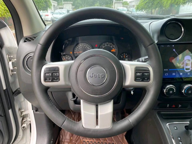 沈陽14年Jeep指南者6