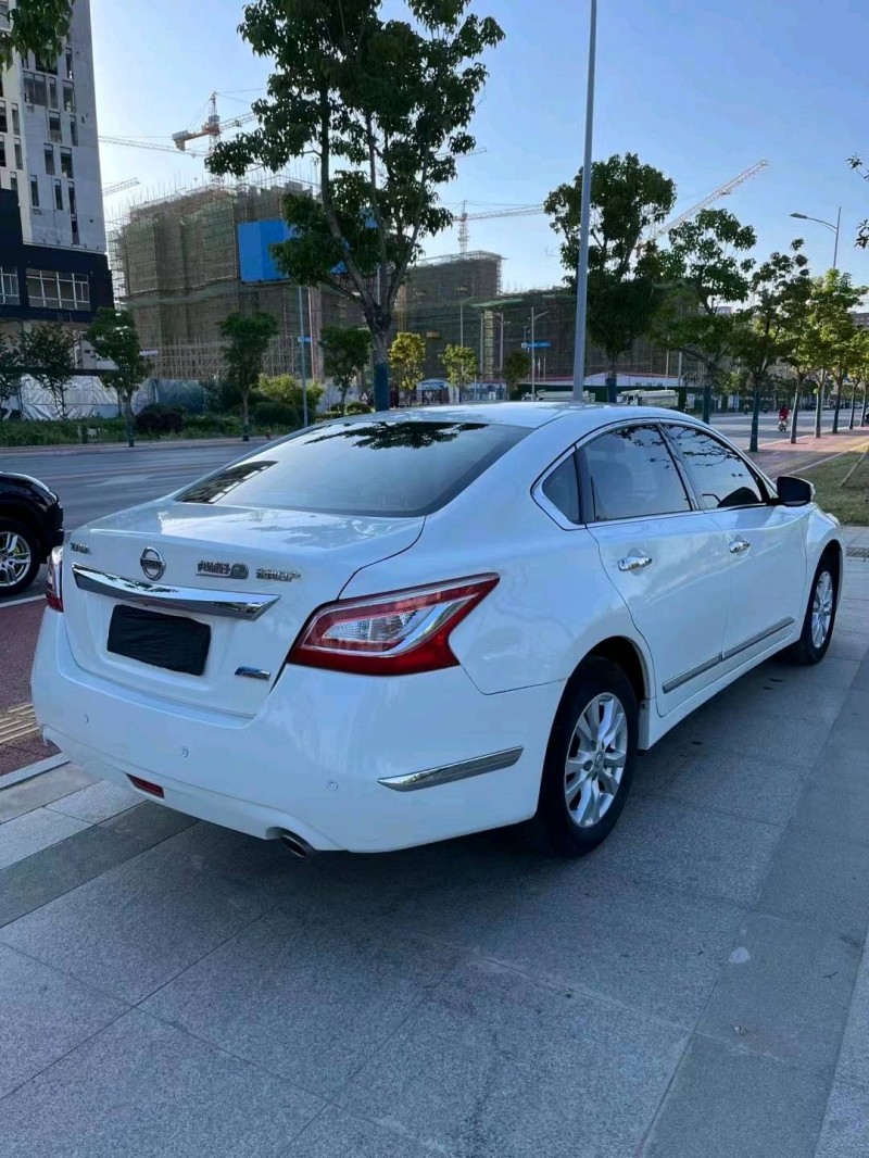 徐州15年日產天籟4
