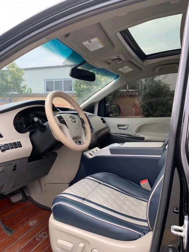 北京15年丰田塞纳9