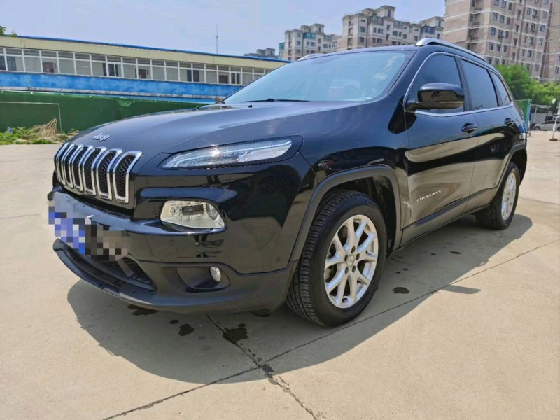 銅陵16年Jeep自由光4