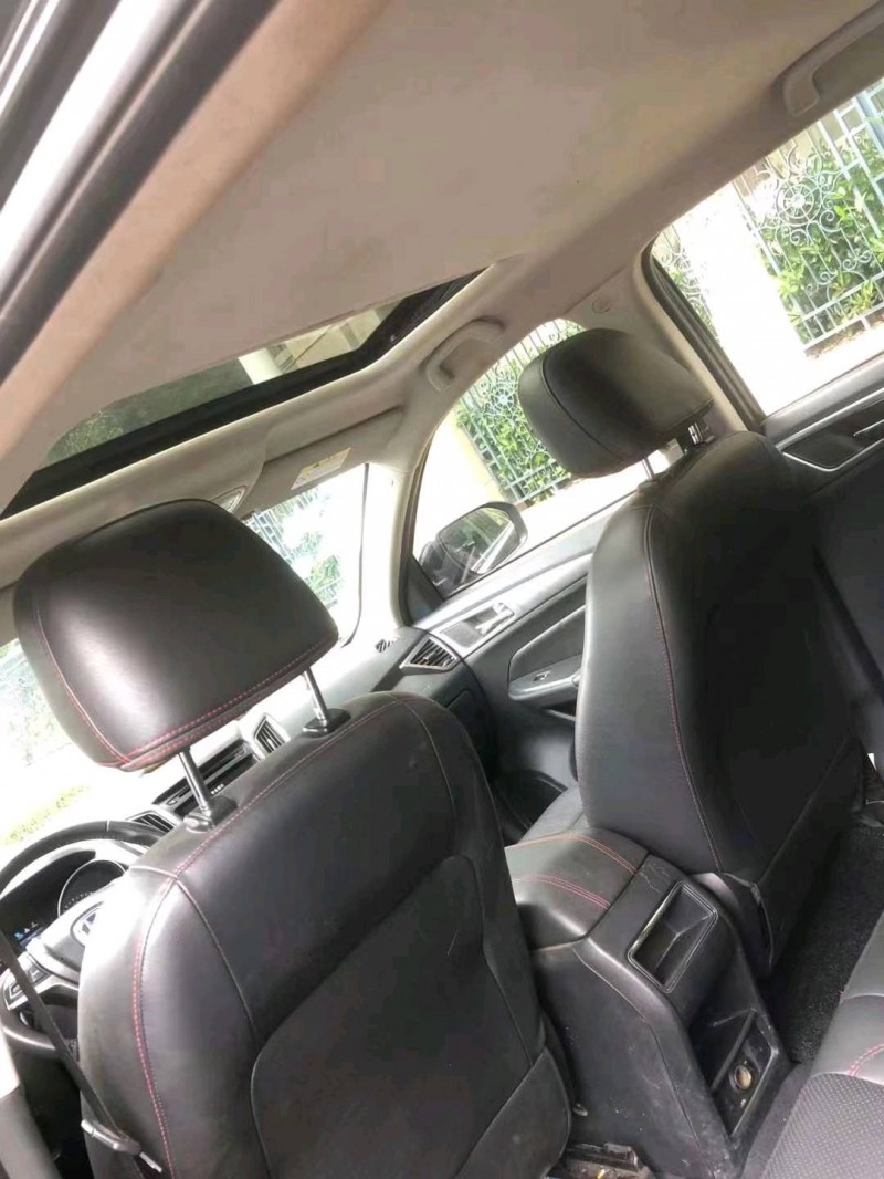 綿陽16年長安汽車CS757
